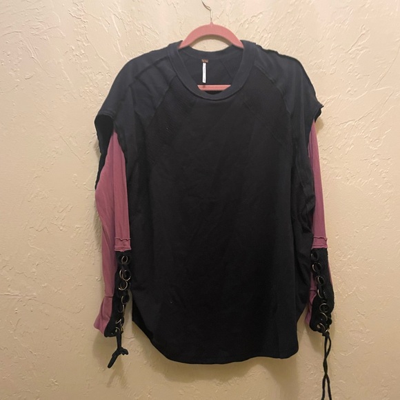 Free People Tops - Free People Black Pullover with Mauve Lace-Up Sleeves